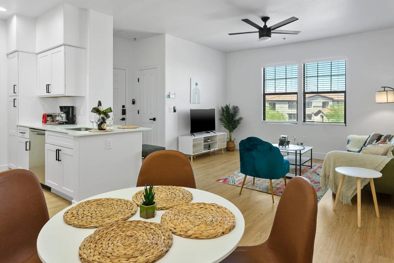Cozysuites Glendale By The Stadium With Pool 01 Ngoại thất bức ảnh